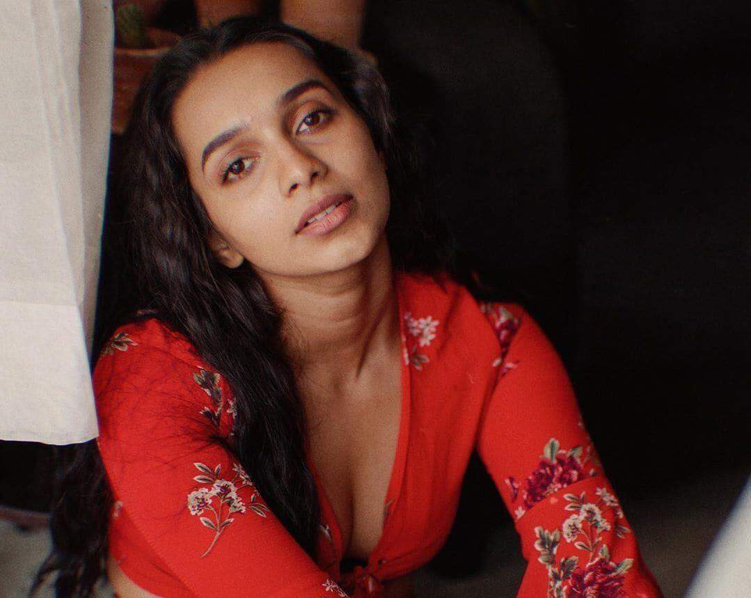 Sanjana Natarajan plays Dhanush’s wife in JT