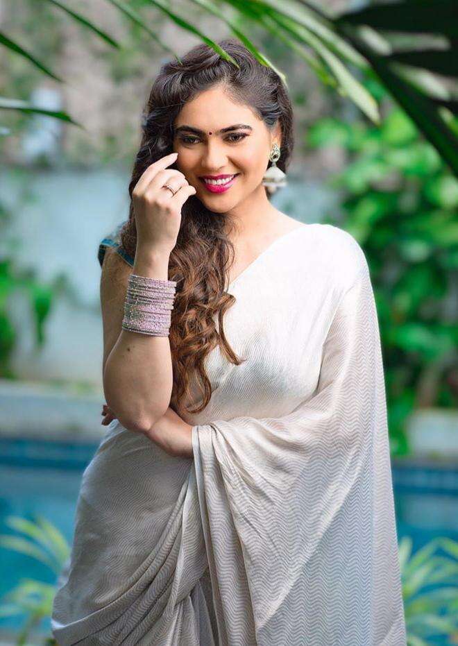 Sherin Shringar looks absolutely beguiling in a white saree
