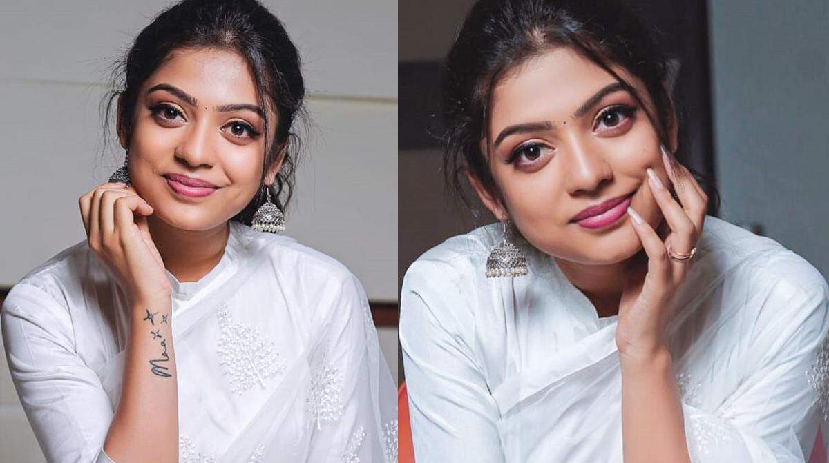 Nazriya look alike Varsha Bollama is turning as a Glam Queen in her upcoming movies