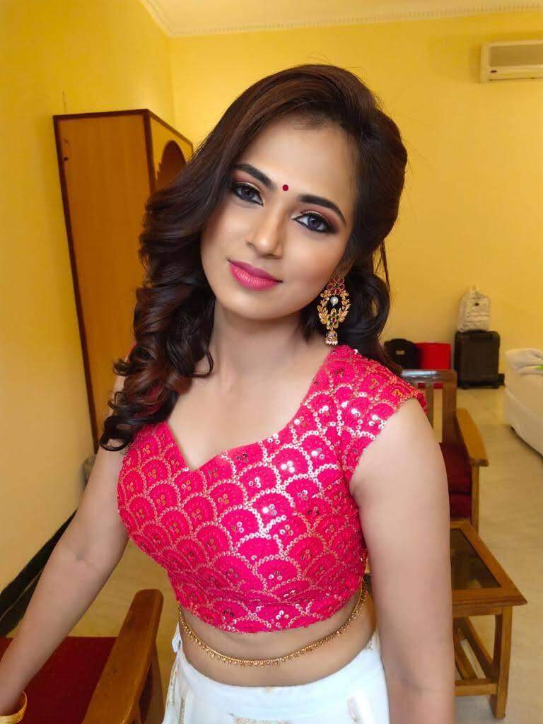 மக்கள் மனதைக் கொள்ளை கொண்ட டாப் தொலைக்காட்சி நடிகைகள்… உங்க ஃபேவரைட் இருக்காங்களா!?