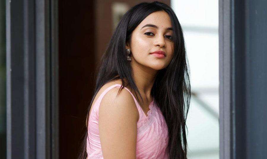 G.V.Prakash’s sister looks elegance personified in her recent photoshoot