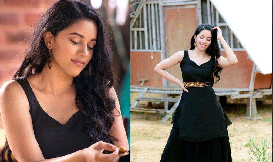 Dubsamsh queen Mrinalini Ravi looks gobsmackingly beautiful in a black gown