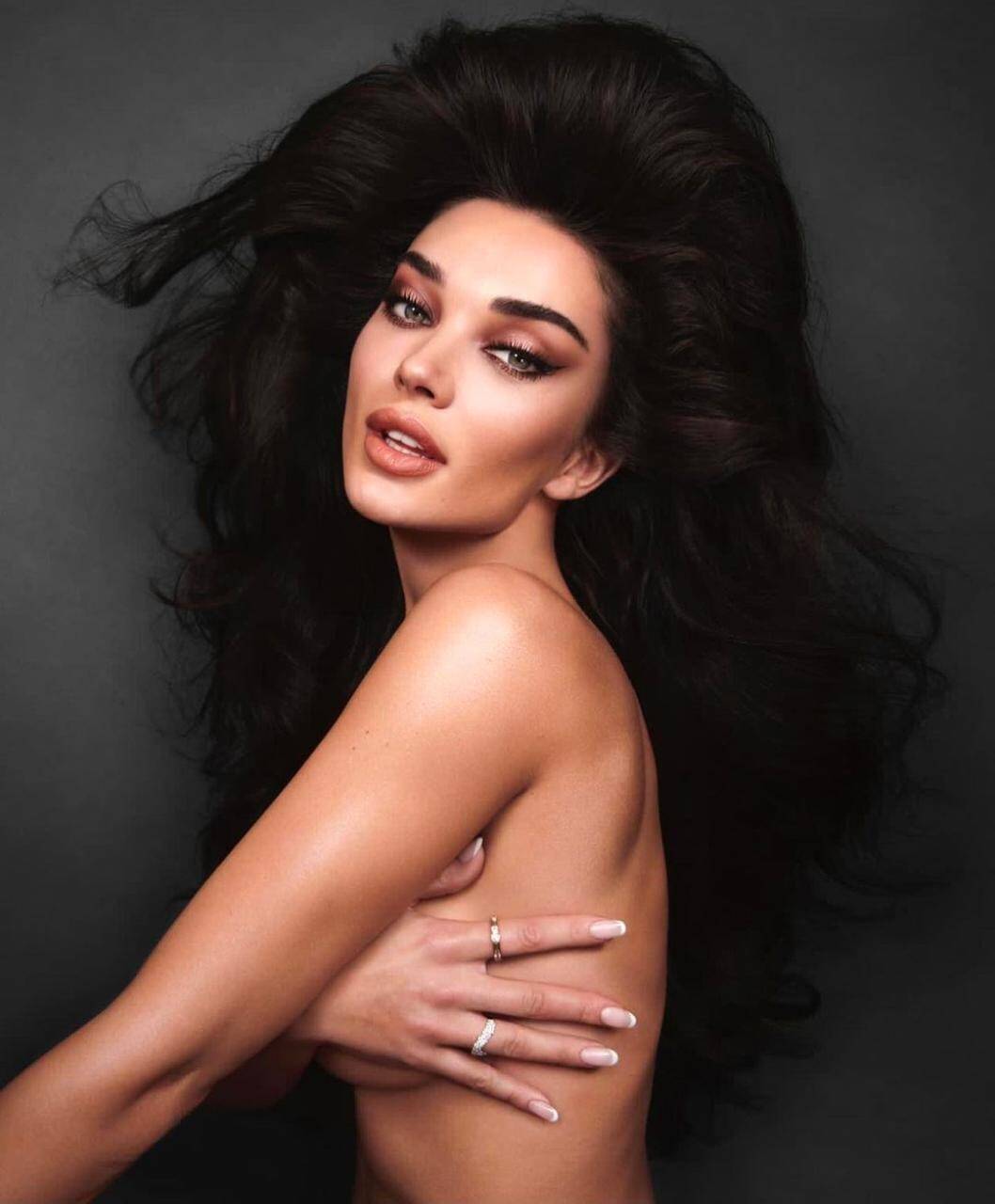 Amy Jackson goes topless and maker her fans’ jaws drop