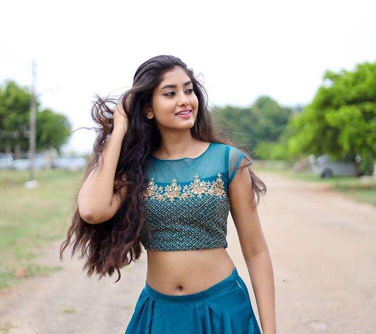 மக்கள் மனதைக் கொள்ளை கொண்ட டாப் தொலைக்காட்சி நடிகைகள்… உங்க ஃபேவரைட் இருக்காங்களா!?