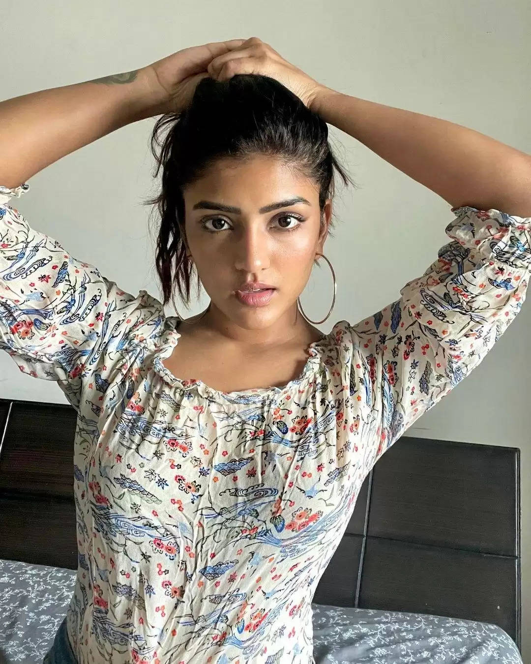 Actress Eesha Rebba latest uber cool pics!