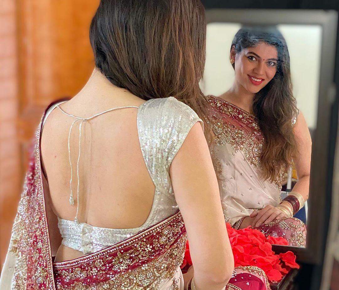 Actress Sherin looks angelic in an embellished white saree