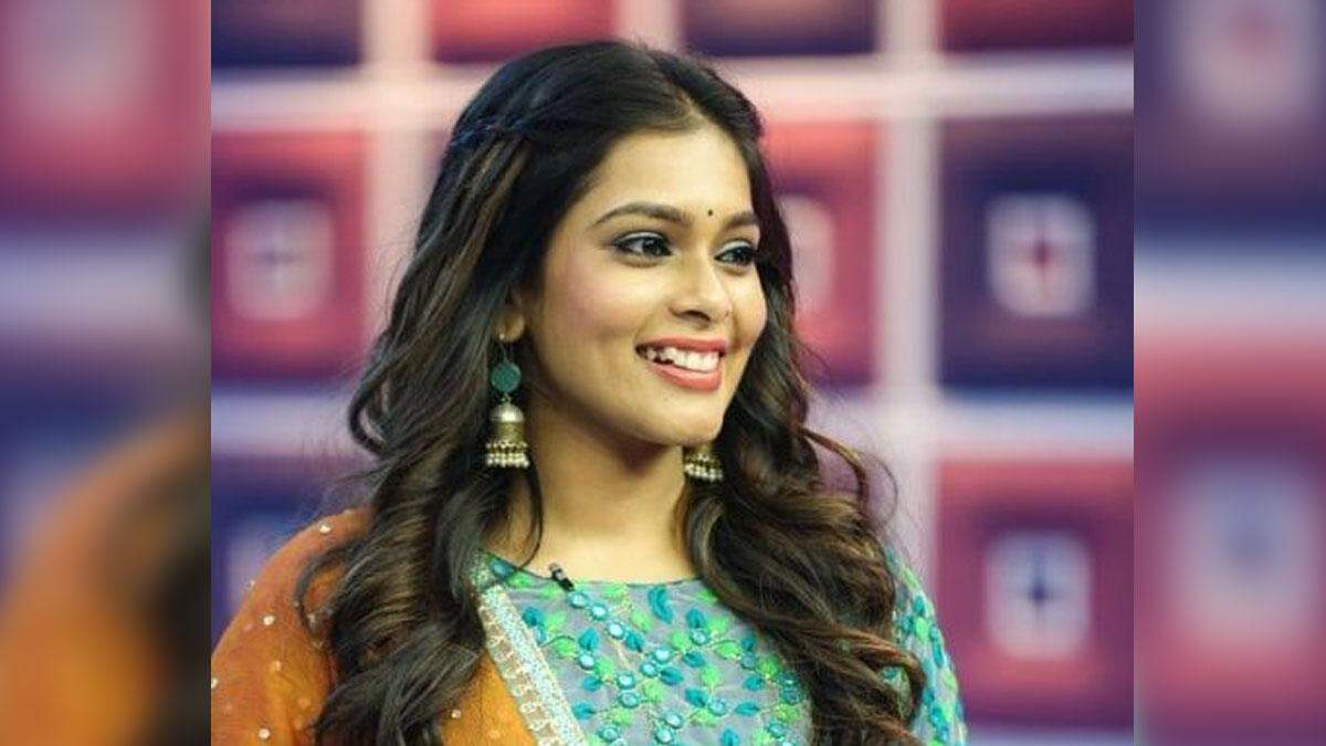 மக்கள் மனதைக் கொள்ளை கொண்ட டாப் தொலைக்காட்சி நடிகைகள்… உங்க ஃபேவரைட் இருக்காங்களா!?