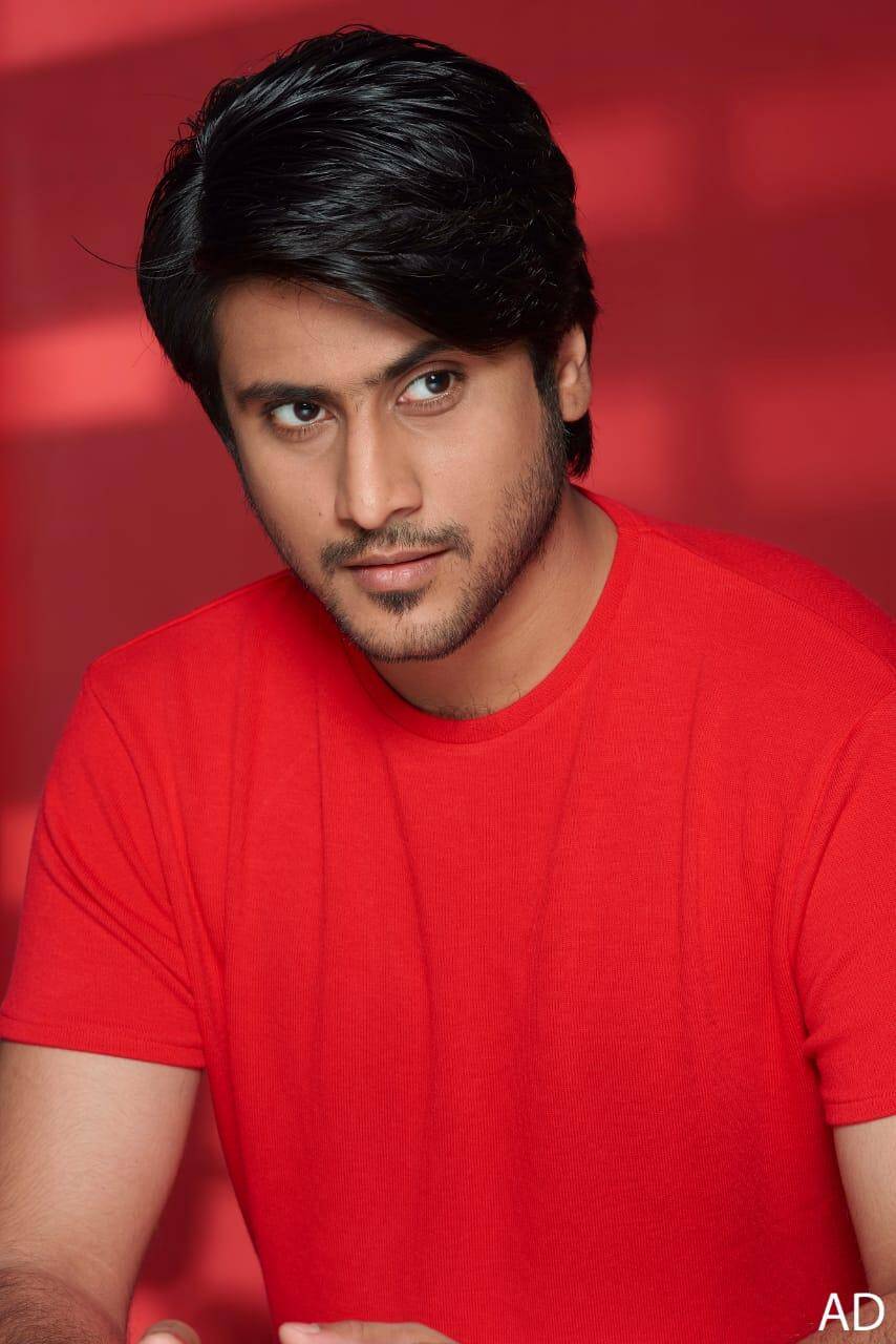 Intriguing second look poster of “Andha Naal” unveiled