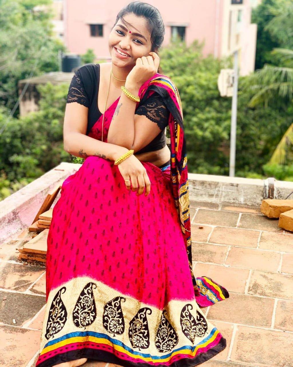 Shalu Shammu raises temperature in her recent photoshoot