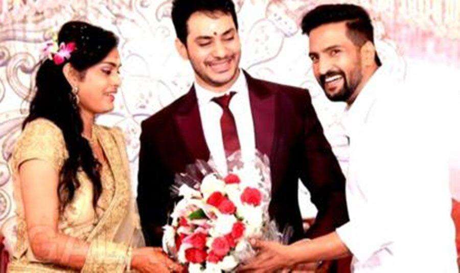 Actor Santhanam pays tribute to his beloved friend Dr.Sethuraman