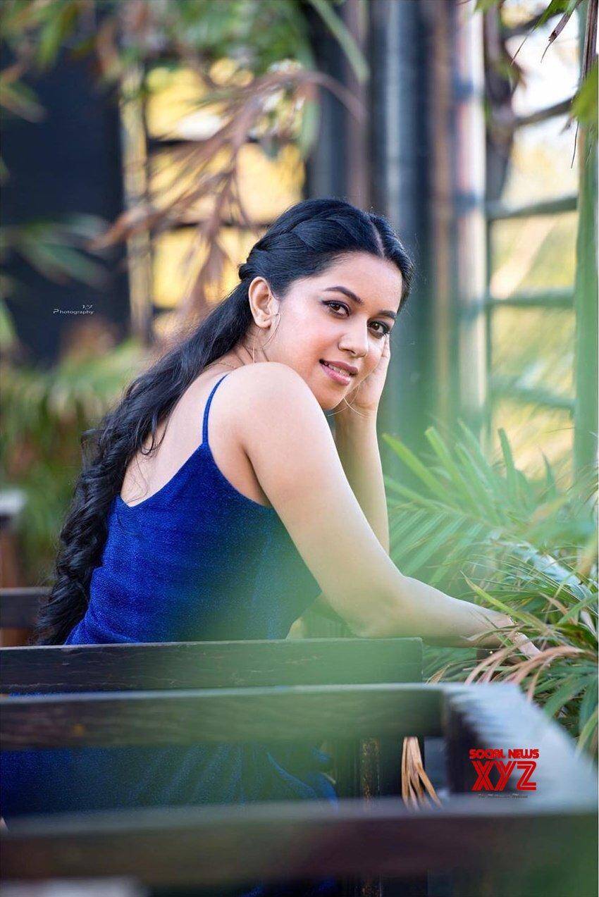 Mirnalini Ravi is a photographer's perfect muse!