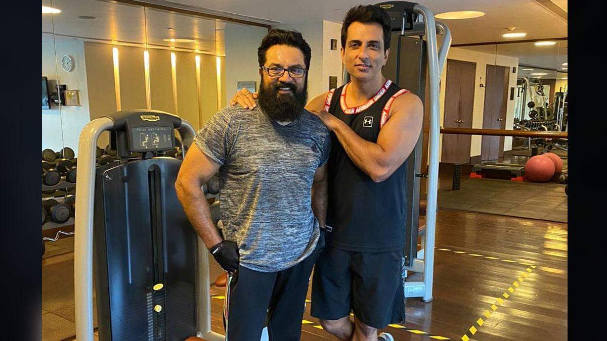 Photos of Sarathkumar and Sonu Sood at the gym is winning hearts over the internet