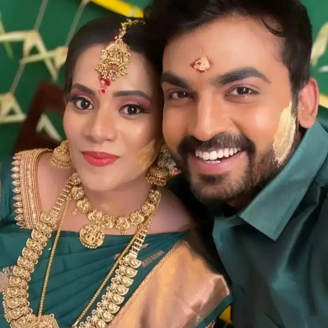 thamizhum saraswathiyum serial actor navin vetri wife sowmya