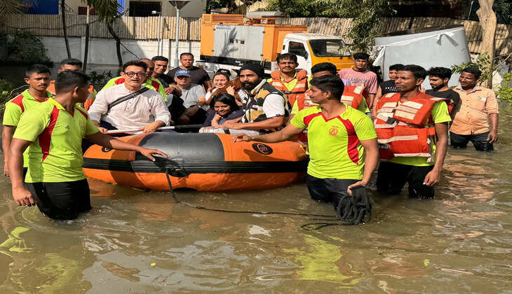 Tamil superstar Ajith Kumar comes to the rescue of Aamir Khan who was stuck in Chennai floods