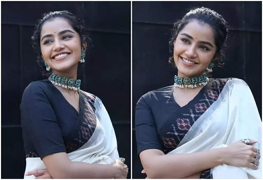 Anupama Gorgeous Pics of Black Saree