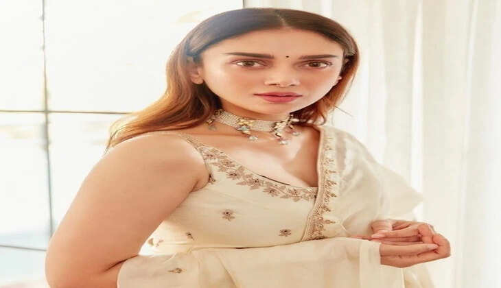 பிரபல நடிகருடன் பிறந்தநாள் கொண்டாடும் அதிதி ராவ்.. யாருடன் தெரியுமா??