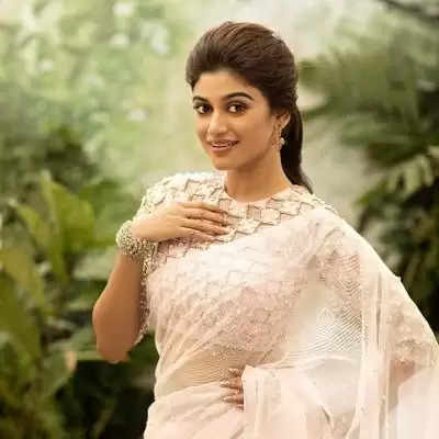 oviya